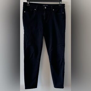 Banana Republic black, ankle length, mid-rise, skinny jeans. Size 29